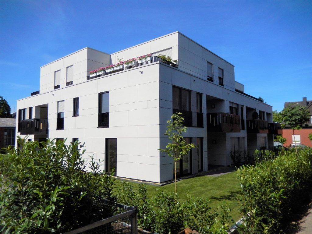 Projekt 2022: Schrägansicht des Gebäudes Bonhoeffer Str. 10.